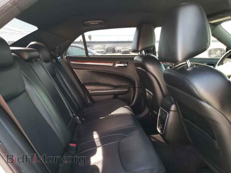 2013 Chrysler 300 (VIN 2C3CCAAG5DH697502) — photo 6 of 10