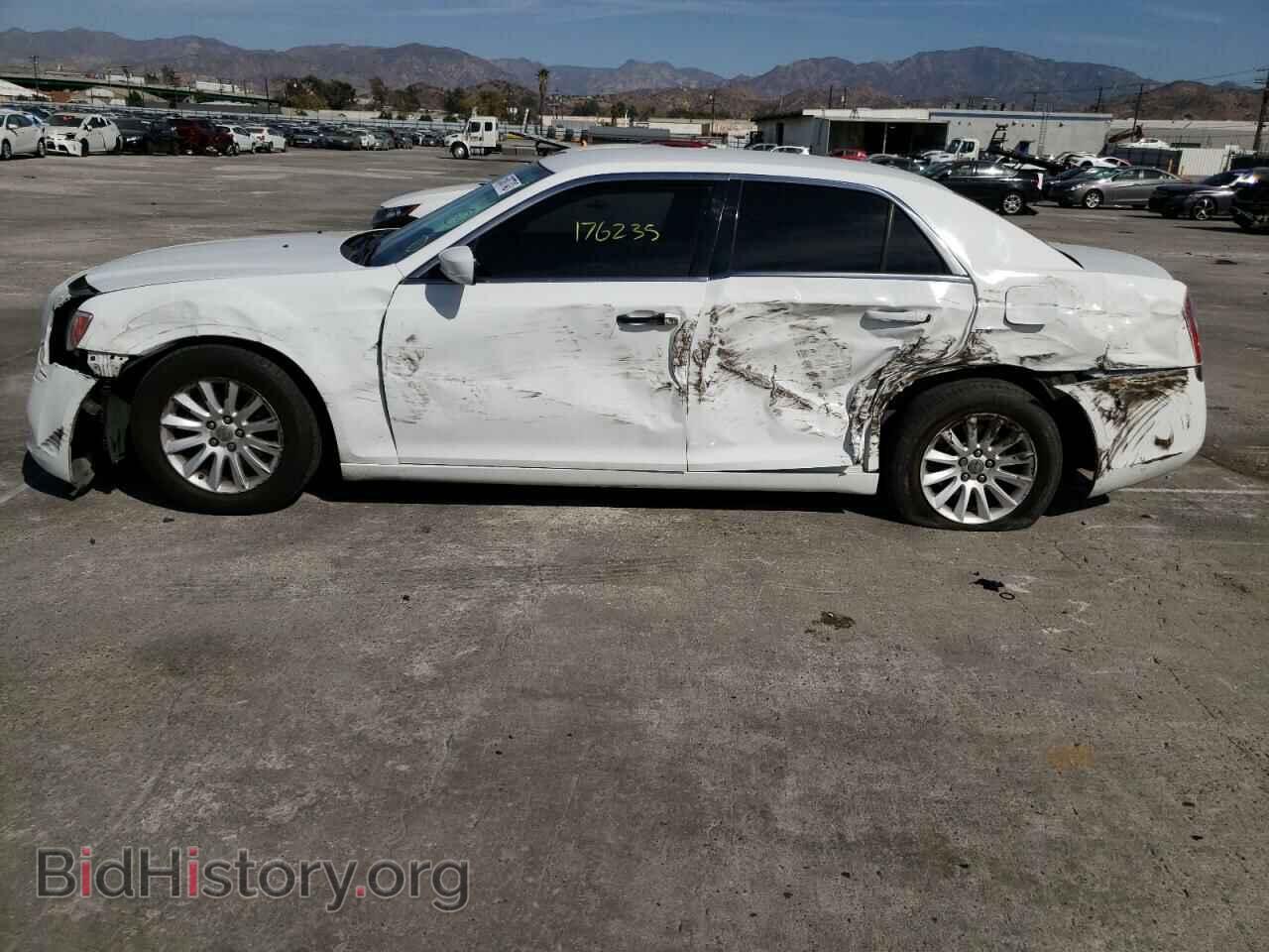 2013 CHRYSLER 300 - VIN: 2C3CCAAG5DH697502 - Фото 9