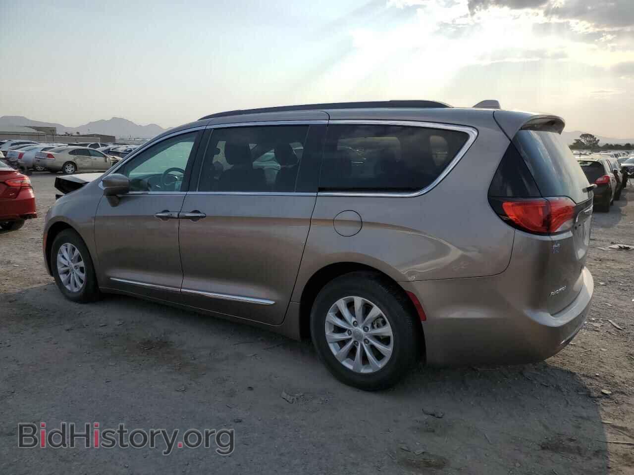 2017 CHRYSLER PACIFICA - VIN: 2C4RC1BG7HR720427 - Photo 2