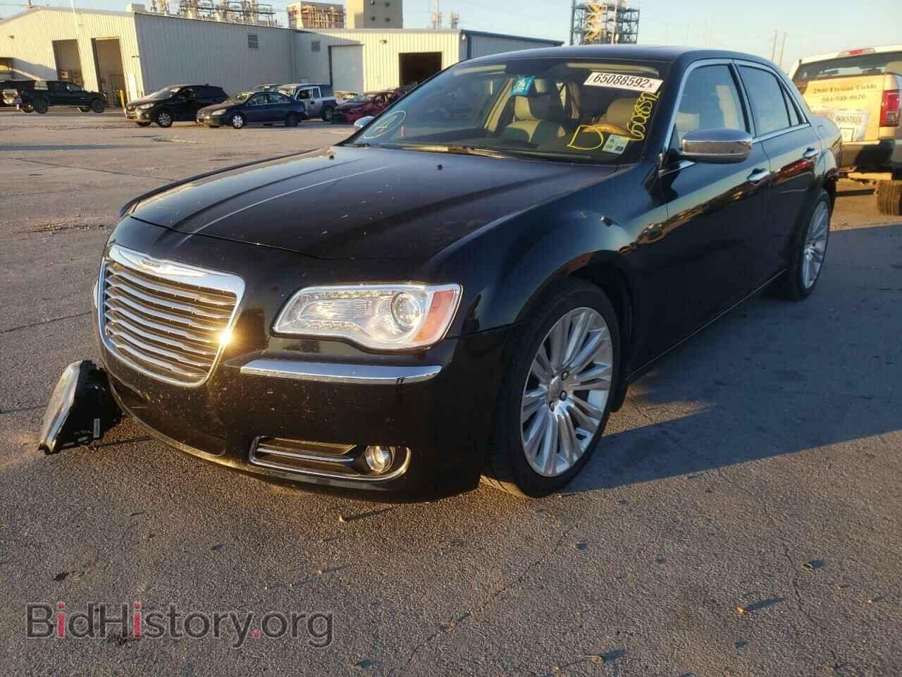 2014 CHRYSLER 300 - VIN: 2C3CCAET0EH161744 - Фото 2