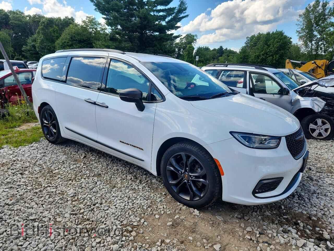 2024 CHRYSLER PACIFICA - VIN: 2C4RC1BG3RR133594 - Photo 4