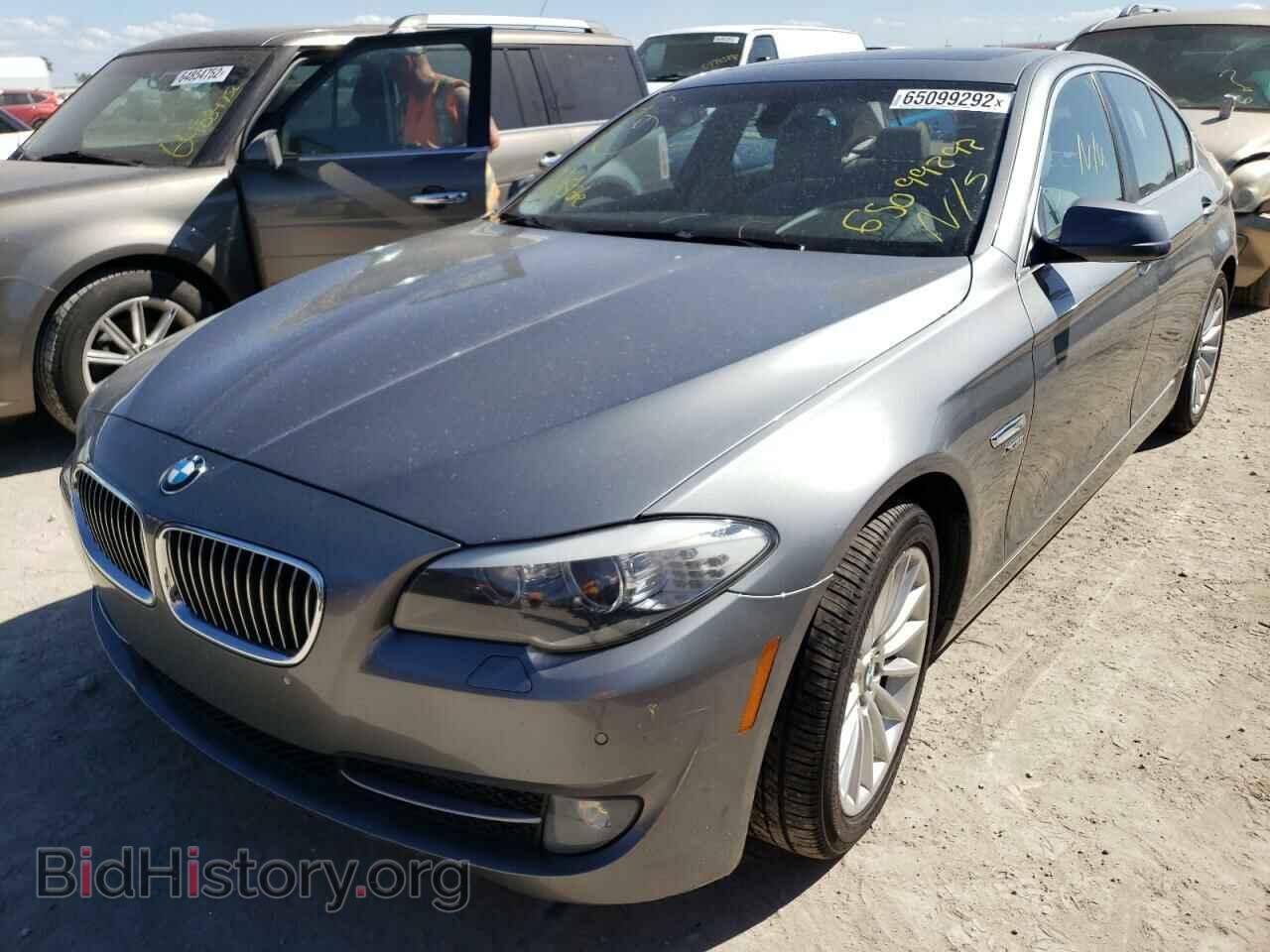 2011 BMW 5 SERIES - VIN: WBAFU7C53BC778564 - Фото 2
