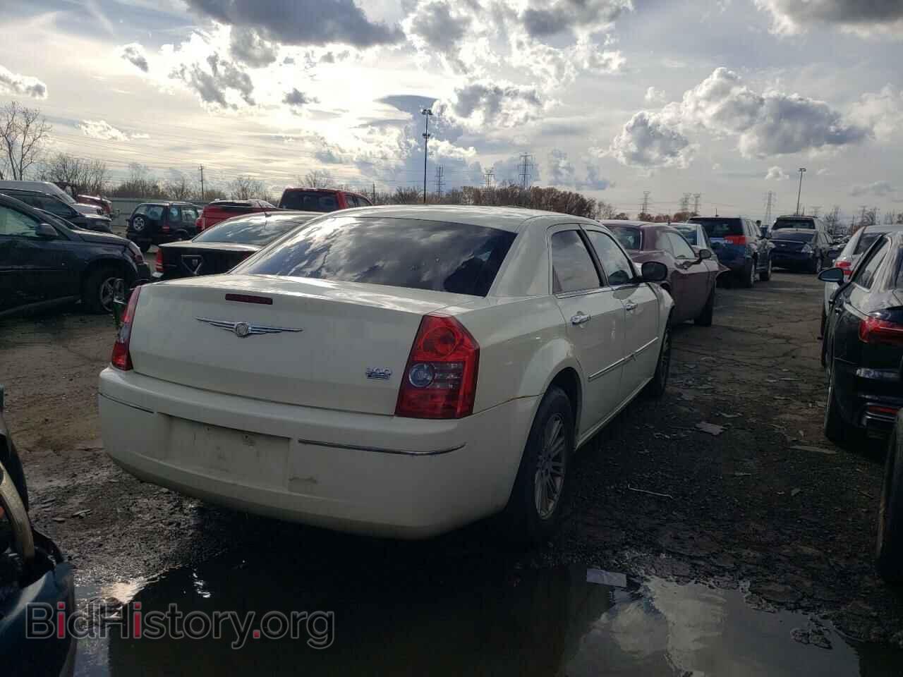 2010 CHRYSLER 300 - VIN: 2C3CA5CV9AH145019 - Фото 4