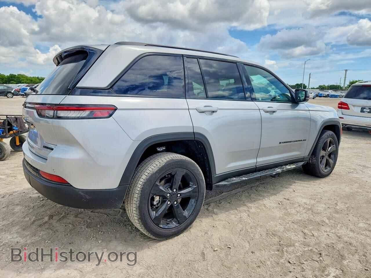 2025 Jeep CHEROKEE (VIN 1C4RJGBG6SC314423) — photo 3 of 15