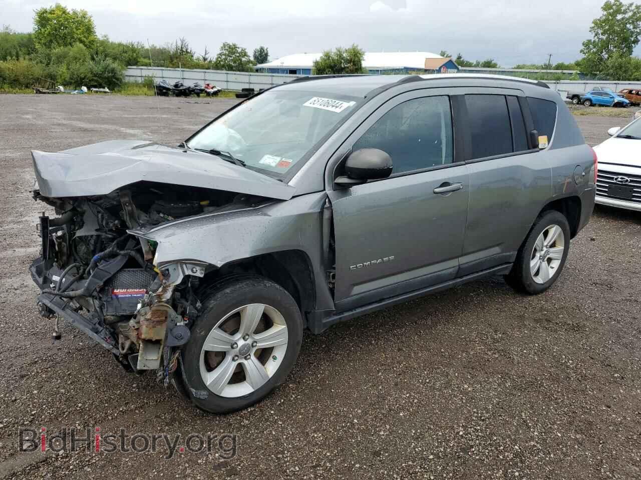 Photo 1J4NT1FB0BD290158 - JEEP COMPASS 2011