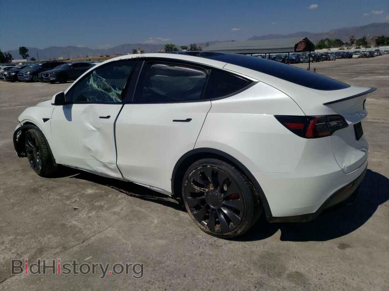 2022 TESLA MODEL Y - VIN: 7SAYGDEF1NF552265 - Фото 2