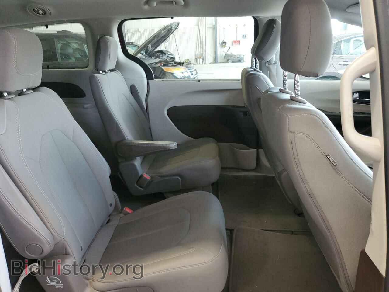 2017 CHRYSLER PACIFICA - VIN: 2C4RC1BGXHR768259 - Фото 11