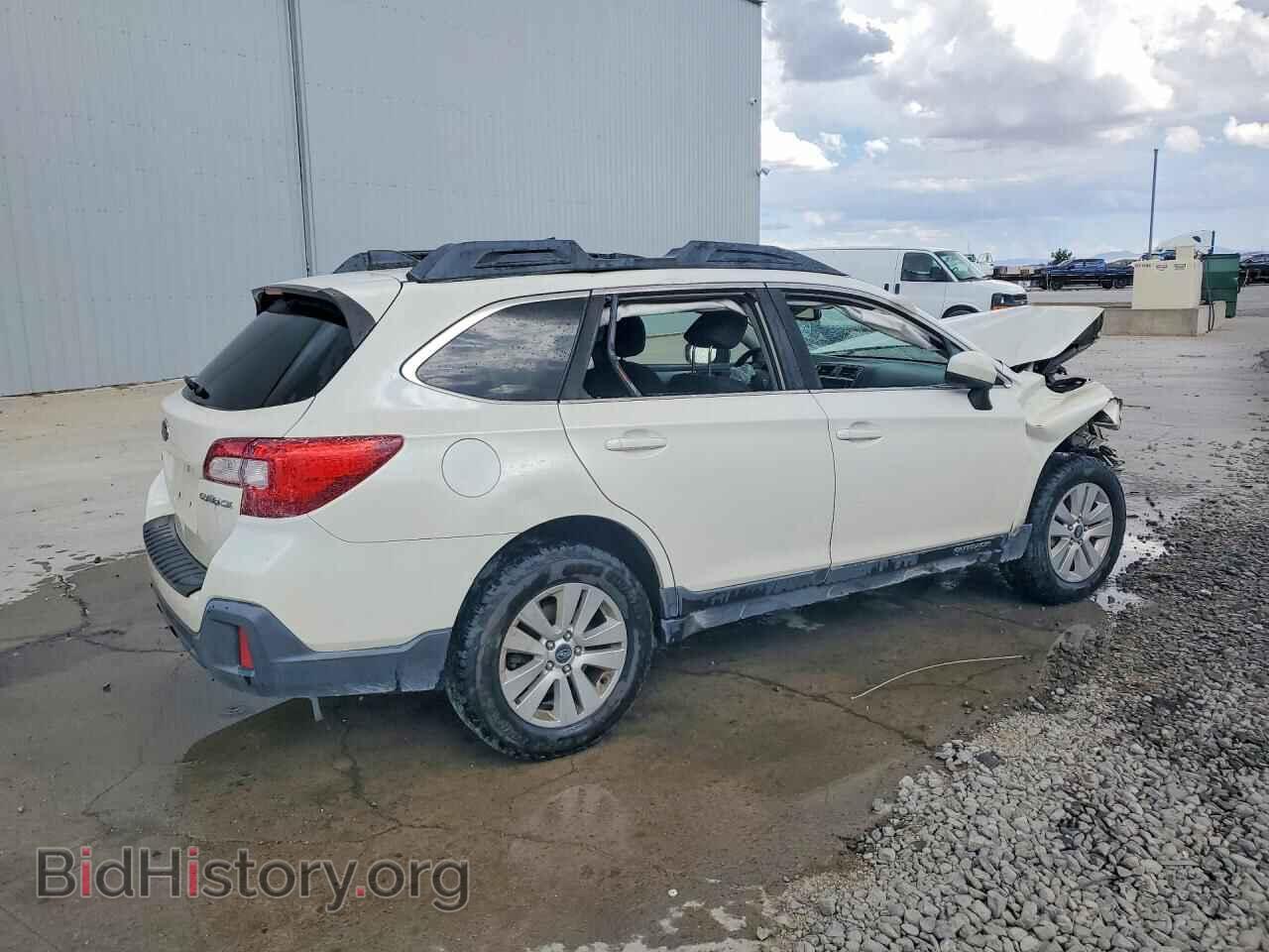 2018 SUBARU OUTBACK - VIN: 4S4BSADC1J3290919 - Фото 3