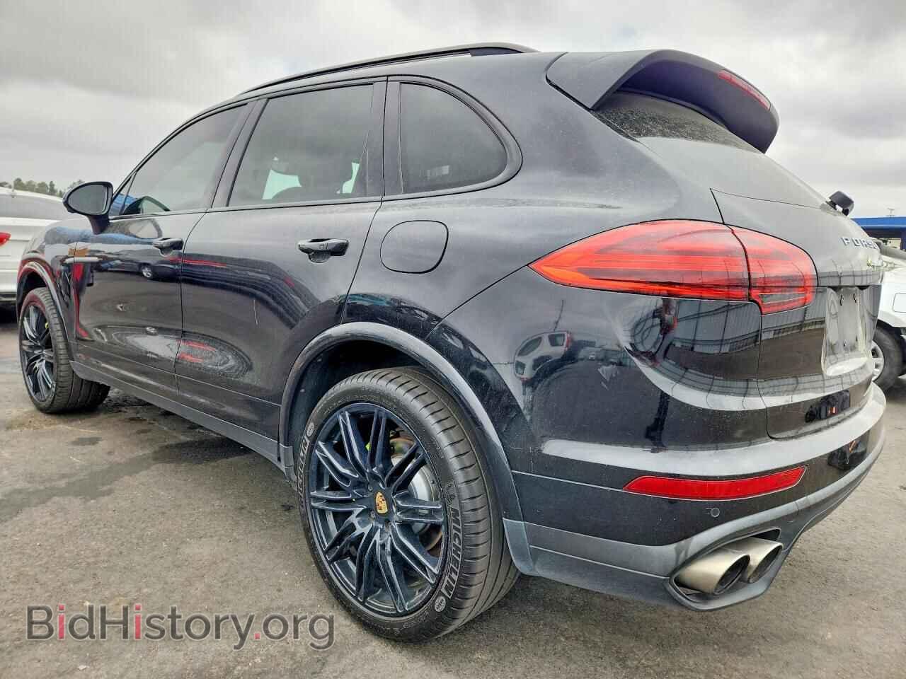 2016 PORSCHE CAYENNE - VIN: WP1AE2A29GLA58049 - Photo 2