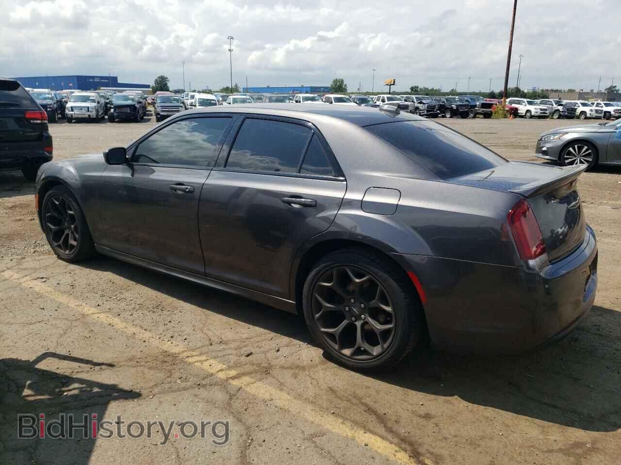2017 CHRYSLER 300 - VIN: 2C3CCABG6HH668871 - Фото 2