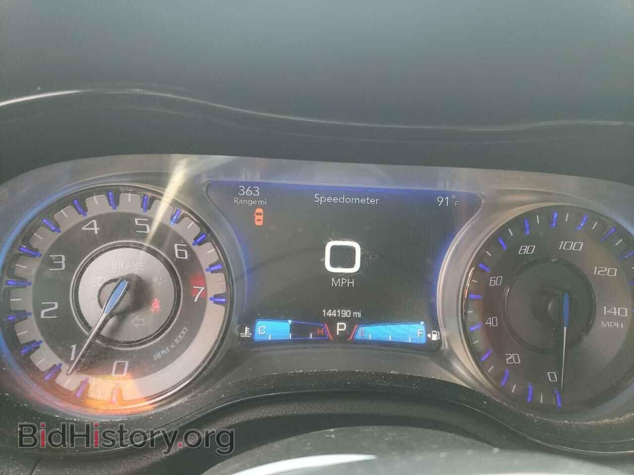 2017 CHRYSLER 300 - VIN: 2C3CCABG6HH668871 - Фото 9