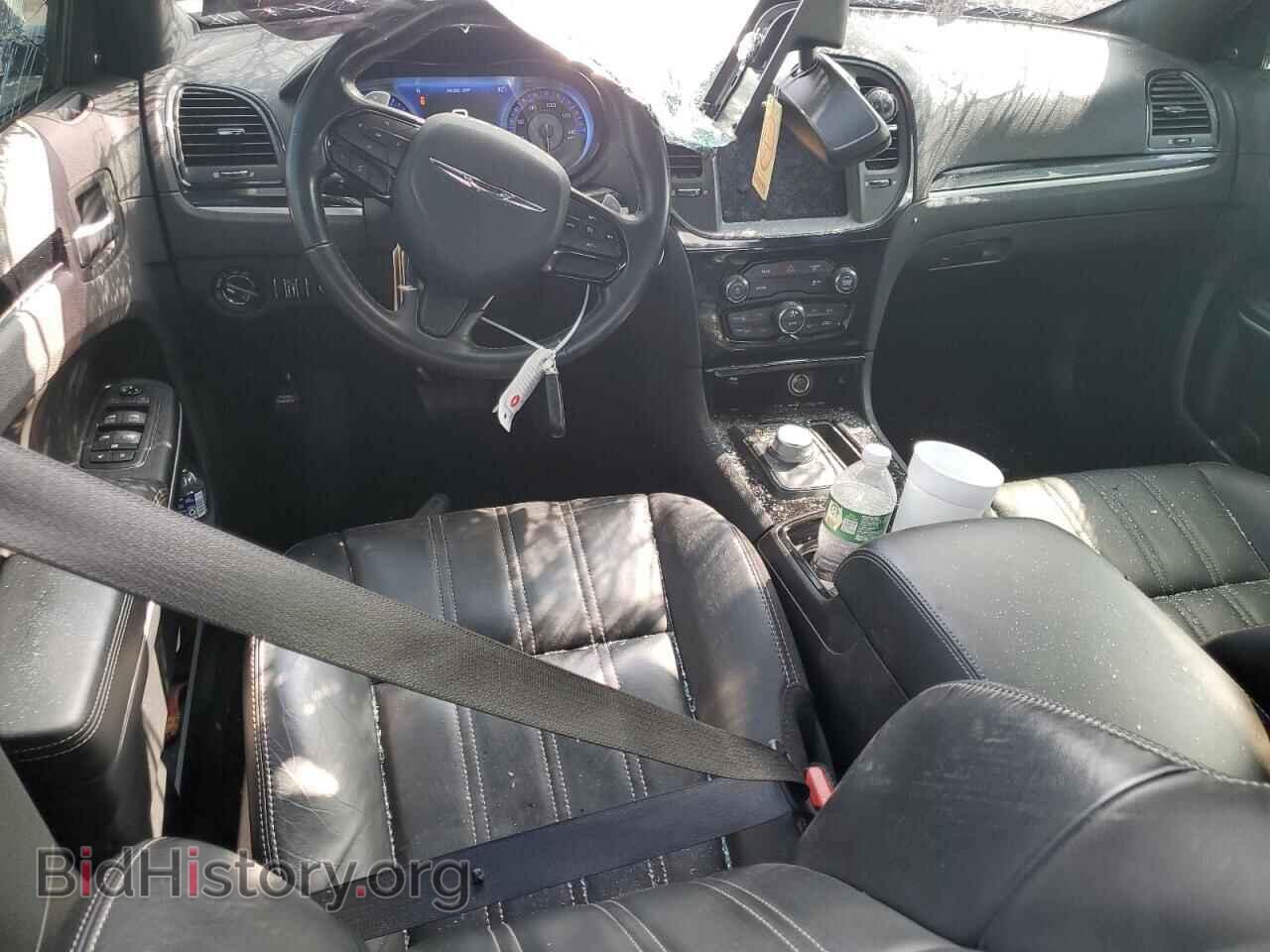 2019 CHRYSLER 300 - VIN: 2C3CCABG9KH708173 - Фото 8