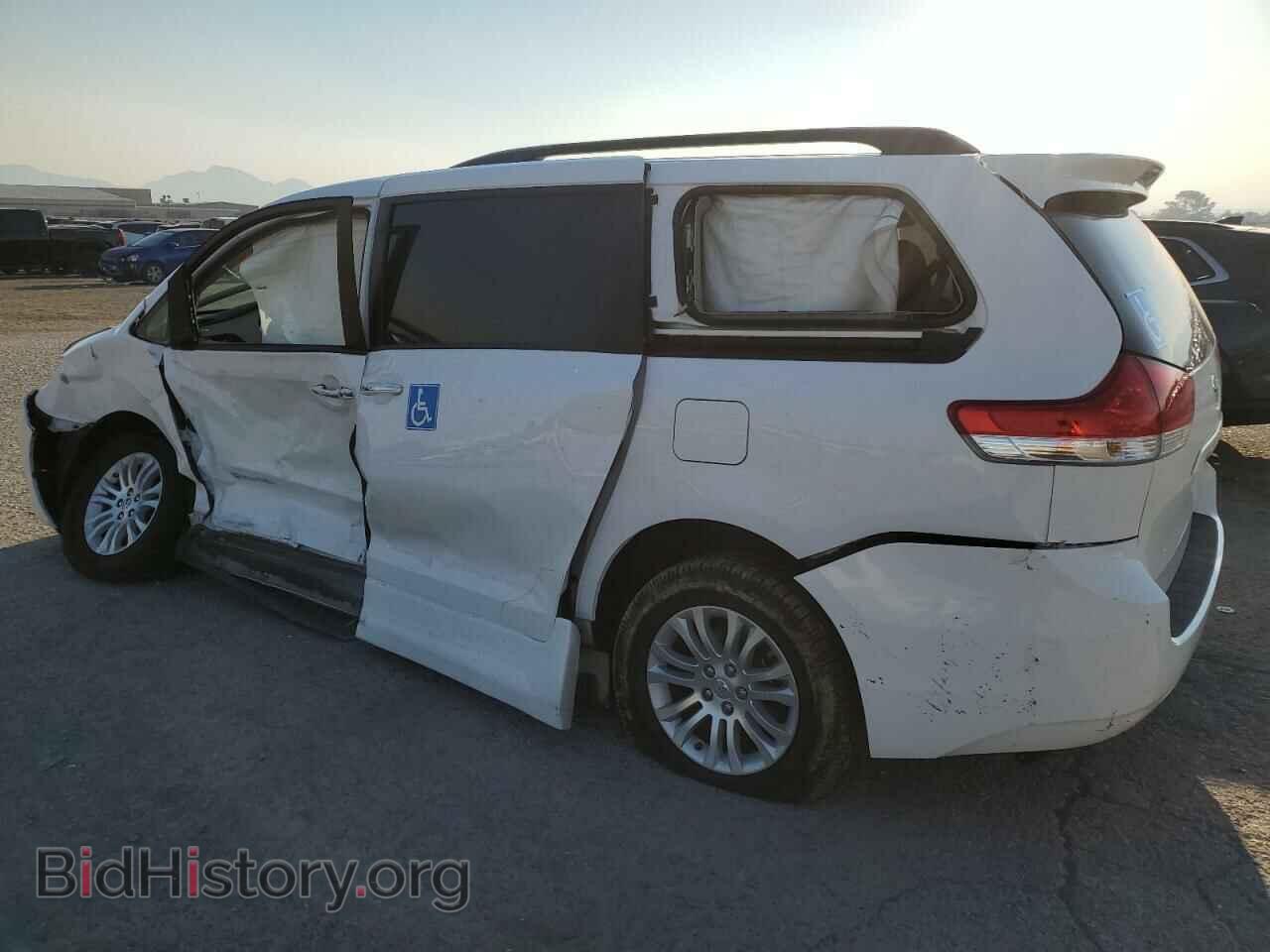 2011 TOYOTA All Models - VIN: 5TDYK3DC4BS044683 - Фото 2