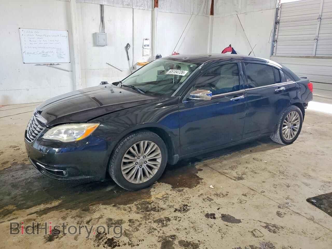Photo 1C3BC2FB9BN500933 - CHRYSLER 200 2011