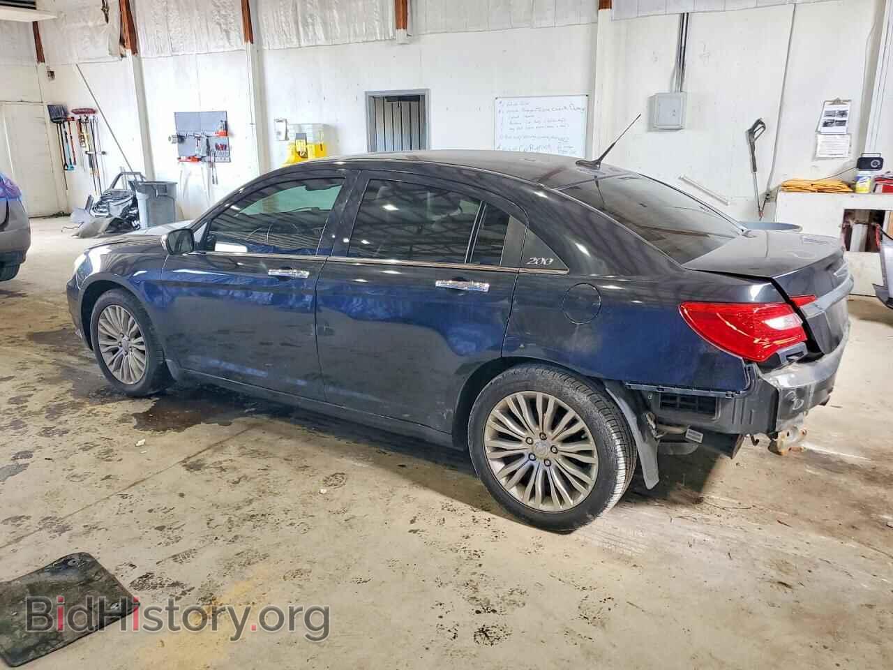 2011 CHRYSLER 200 - VIN: 1C3BC2FB9BN500933 - Photo 2