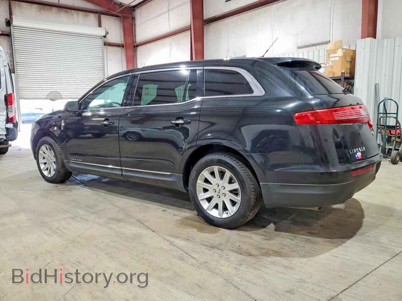 2014 LINCOLN MKT - VIN: 2LMHJ5NK6EBL56675 - Фото 2