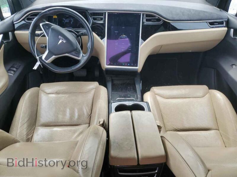 2016 Tesla MODEL X (VIN 5YJXCBE26GF004528) — фото 8 из 13