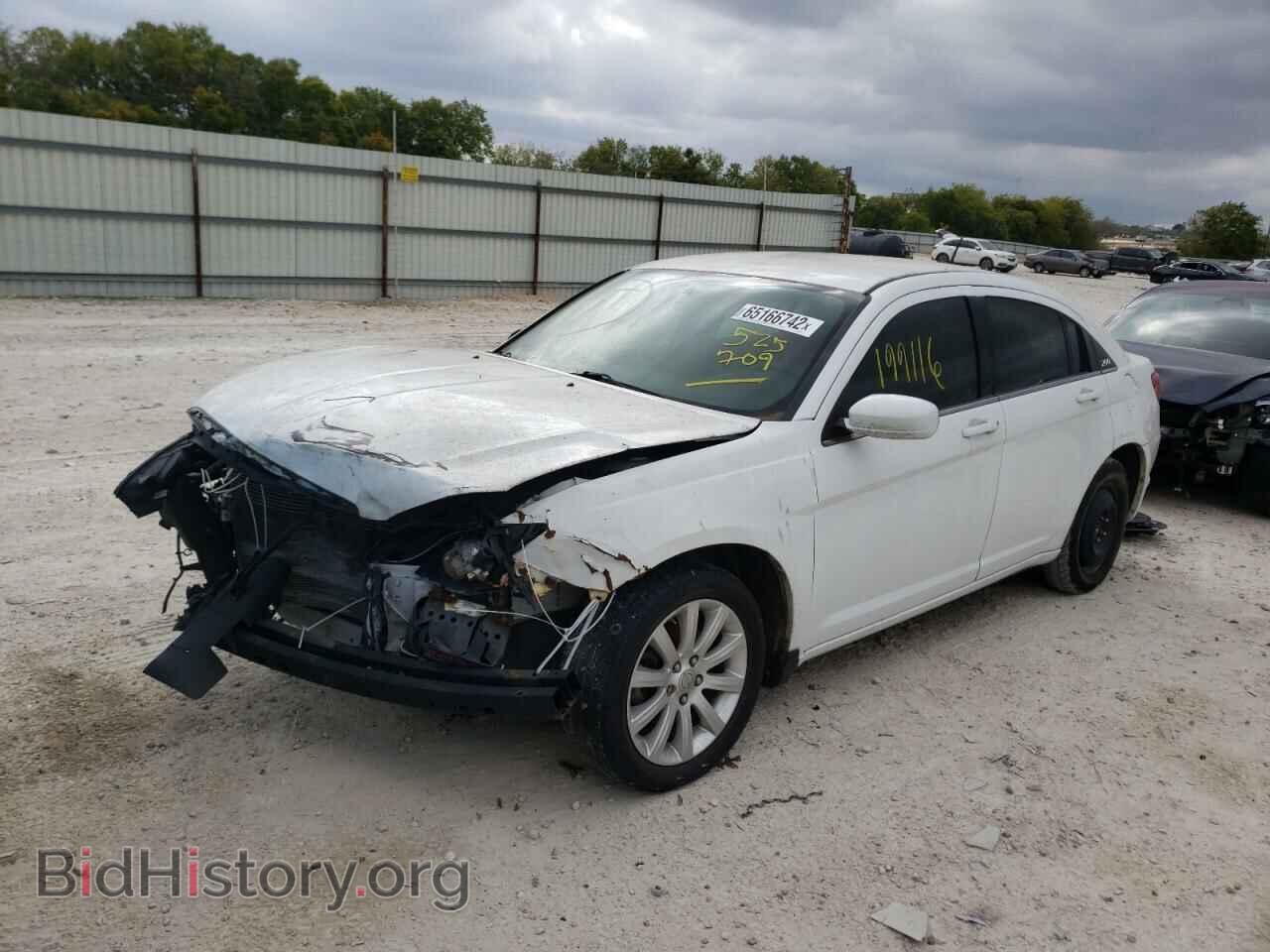 2013 CHRYSLER 200 - VIN: 1C3CCBBB1DN525709 - Фото 2