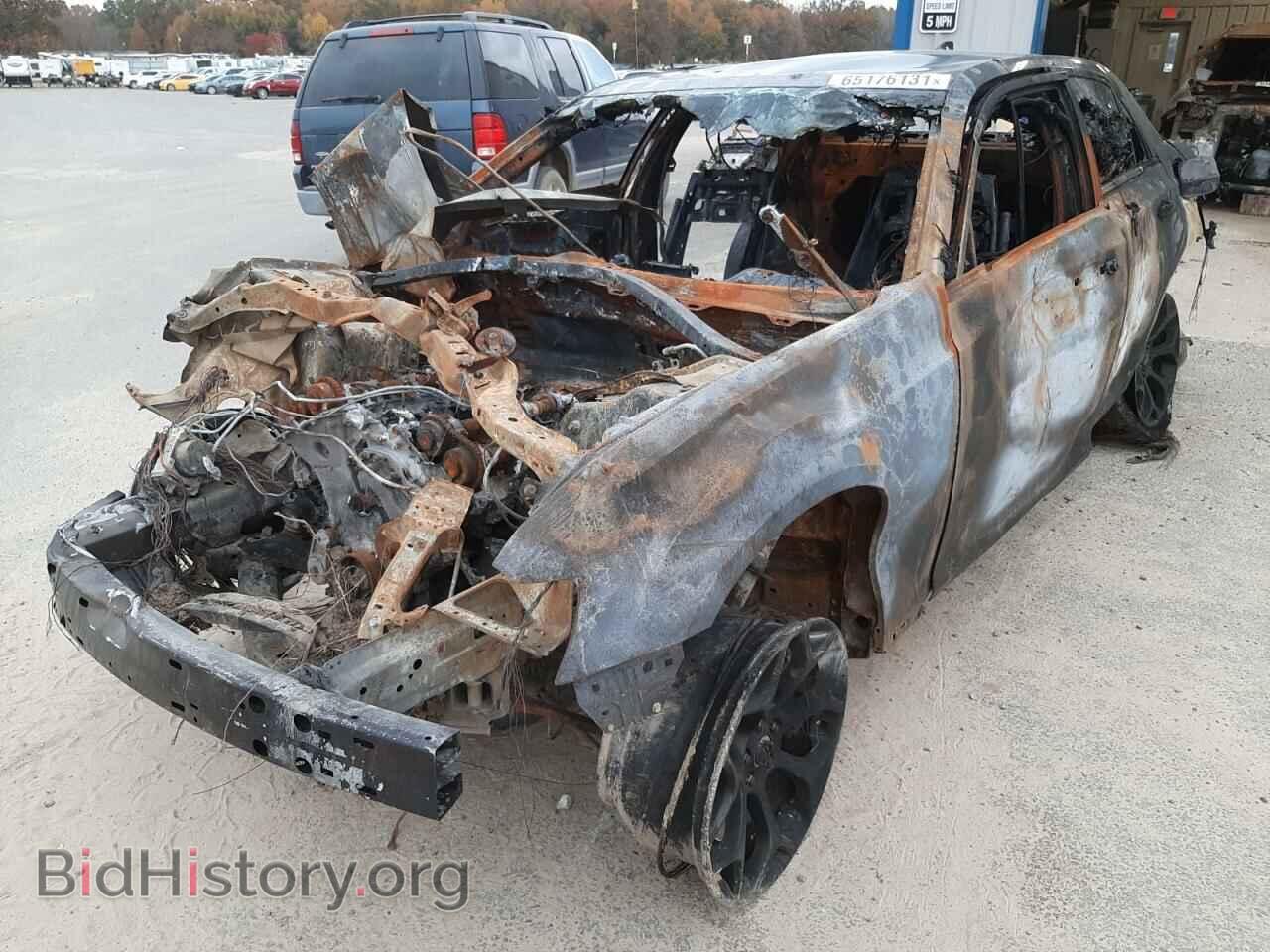 2019 CHRYSLER 300 - VIN: 2C3CCABG9KH516235 - Фото 2
