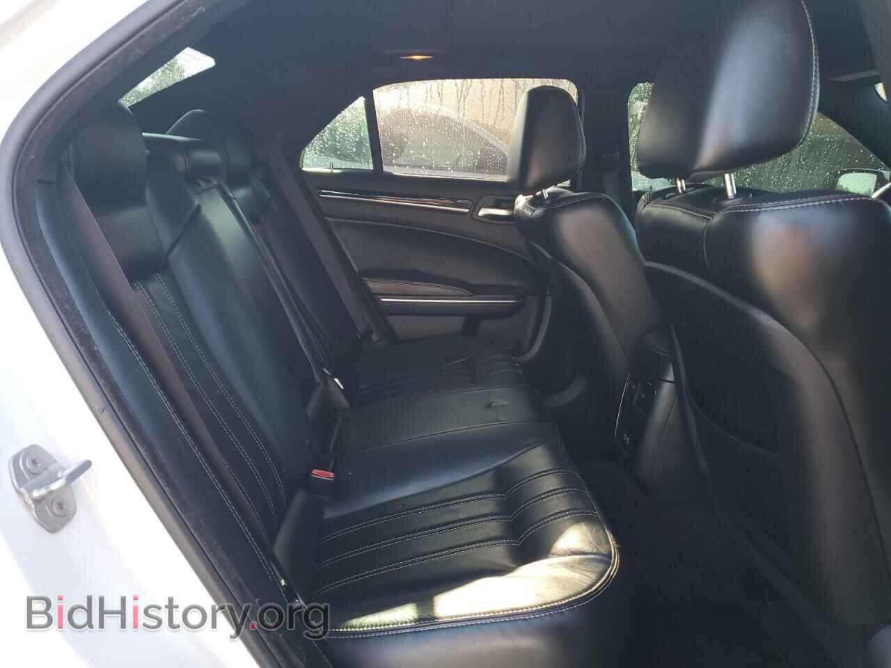 2018 CHRYSLER 300 - VIN: 2C3CCABG8JH240208 - Фото 10