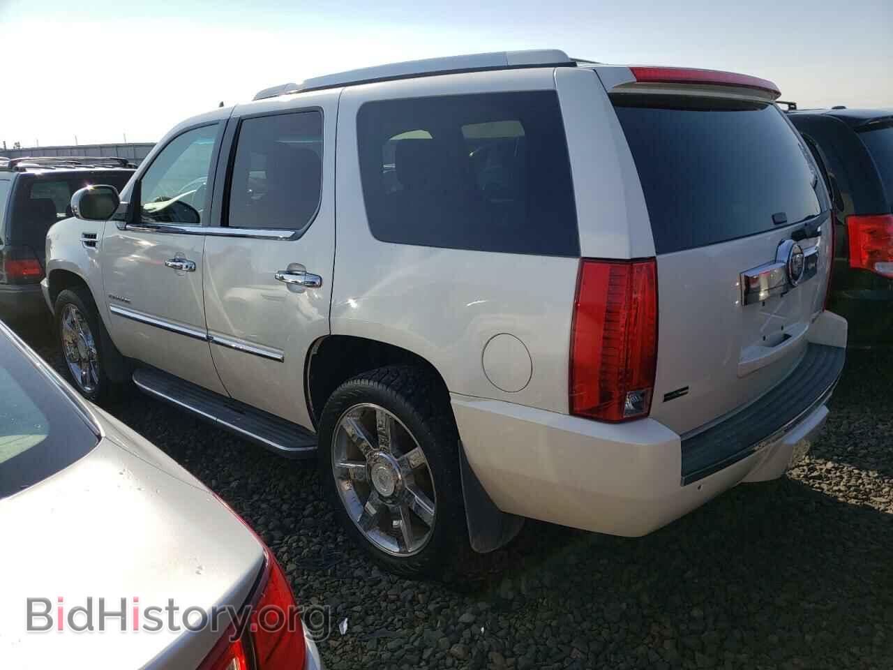 2011 CADILLAC ESCALADE - VIN: 1GYS4BEF5BR235654 - Photo 2