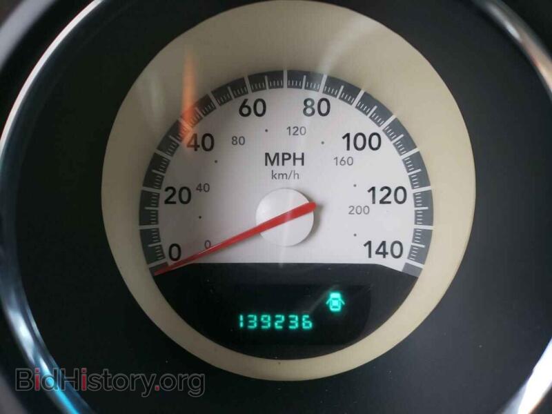 2010 Dodge CHALLENGER (VIN 2B3CJ4DV2AH261779) — фото 8 из 10