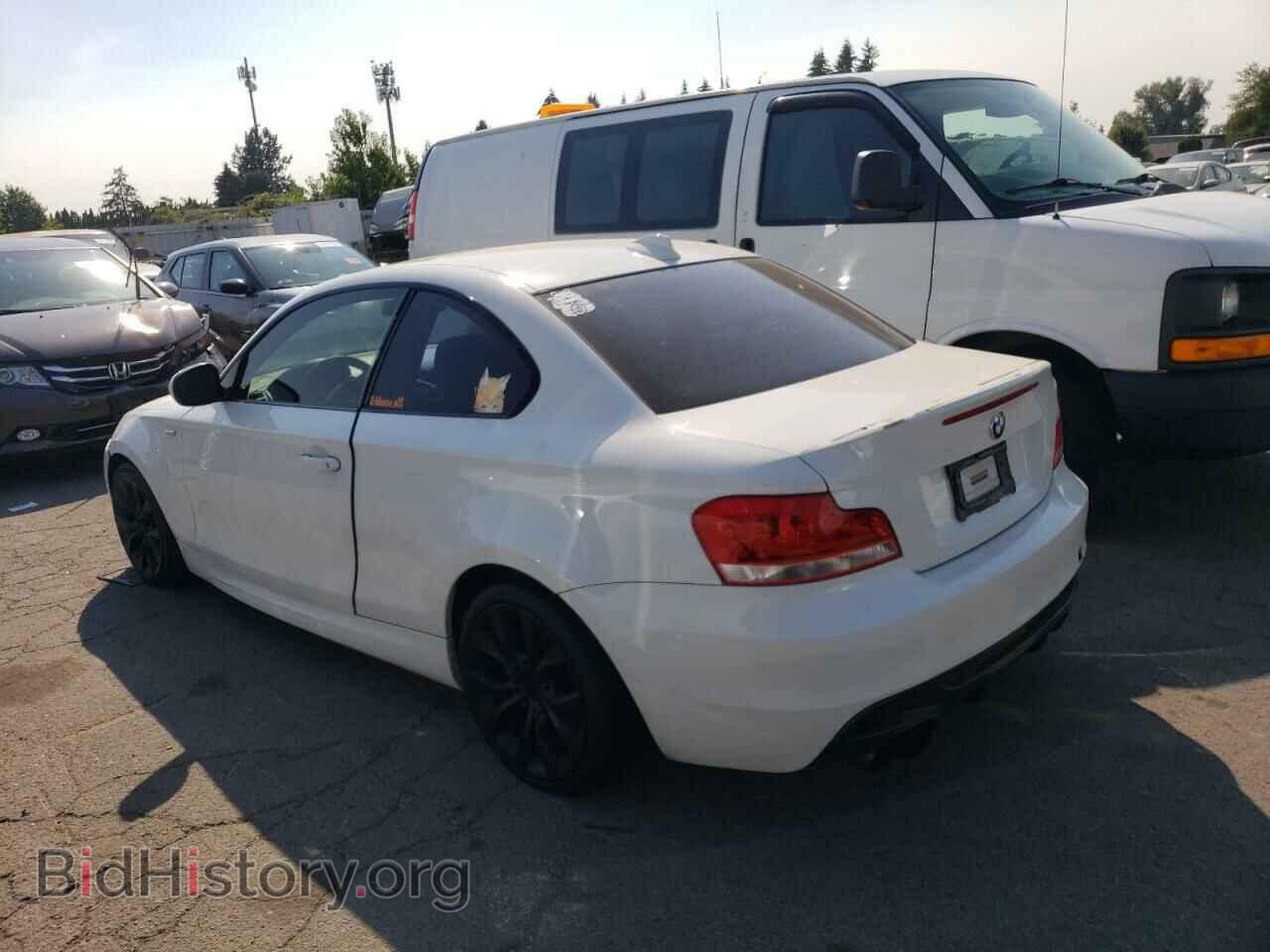 2011 BMW 1 SERIES - VIN: WBAUC9C53BVM09195 - Фото 2