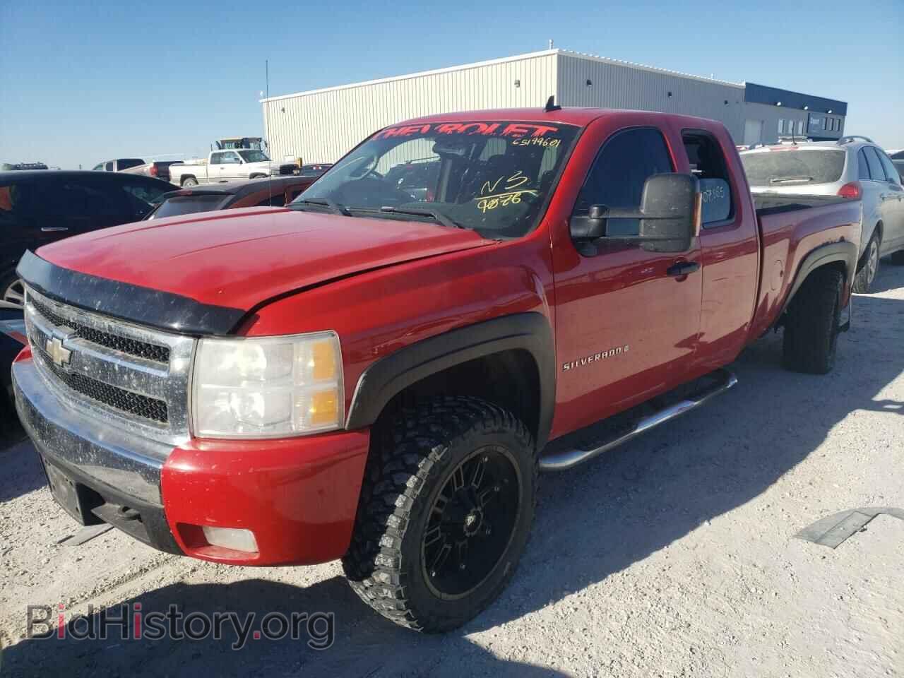 2007 CHEVROLET SILVERADO - VIN: 2GCEK19J871609076 - Фото 2