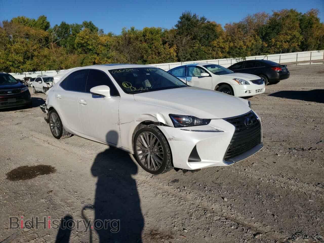 Photo JTHBA1D25H5060330 - LEXUS IS 2017