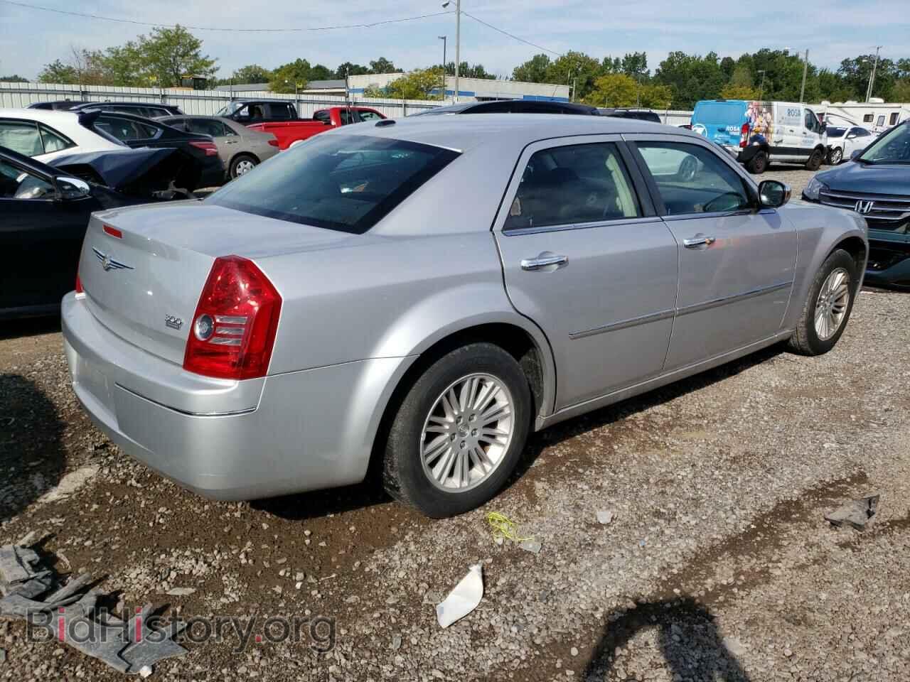 2010 CHRYSLER 300 - VIN: 2C3CA5CV6AH301940 - Фото 3