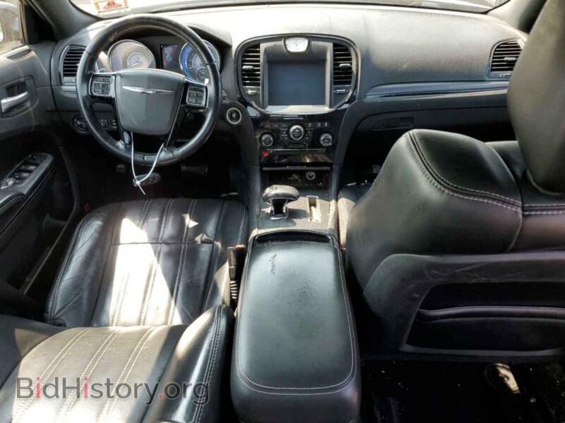 2014 Chrysler 300 (VIN 2C3CCAGG3EH352977) — photo 8 of 12