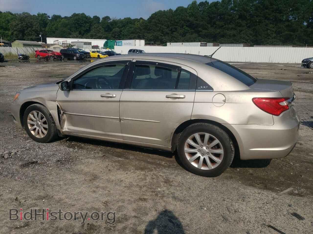 2013 CHRYSLER 200 - VIN: 1C3CCBBG0DN659655 - Фото 2