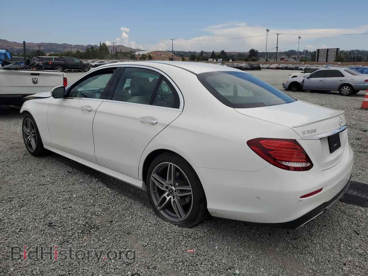 2019 MERCEDES-BENZ E-CLASS - VIN: WDDZF4JB2KA575751 - Фото 2
