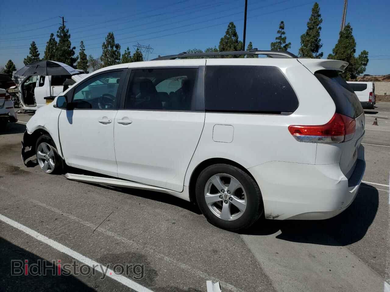 2012 TOYOTA All Models - VIN: 5TDKK3DC2CS214563 - Фото 2