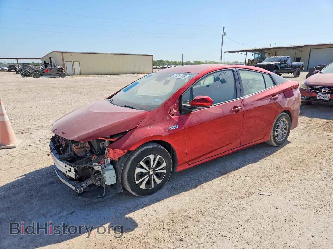 Фотография JTDKARFP8H3066563 - TOYOTA PRIUS 2017