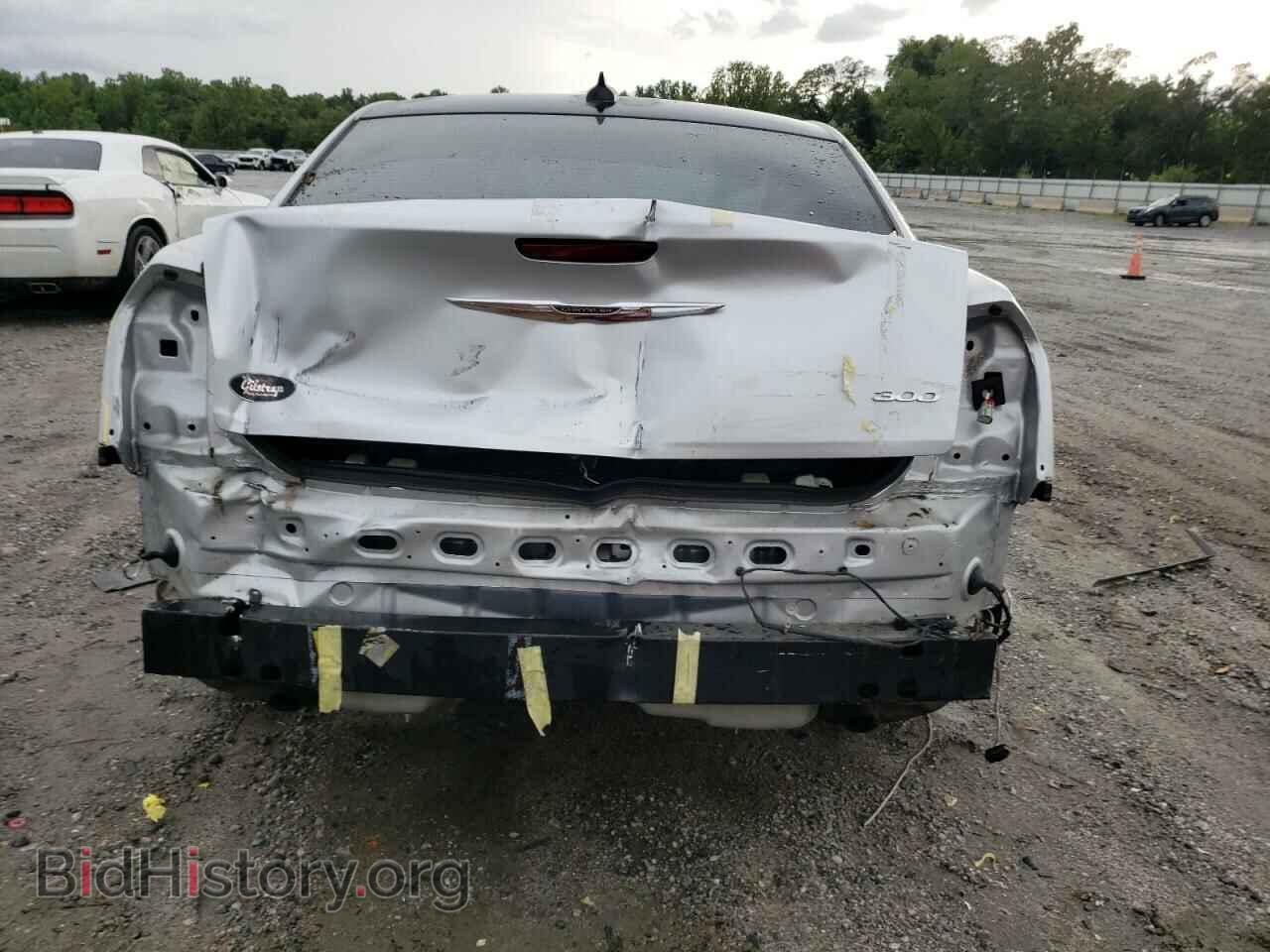 2019 CHRYSLER 300 - VIN: 2C3CCAAG0KH758672 - Фото 6