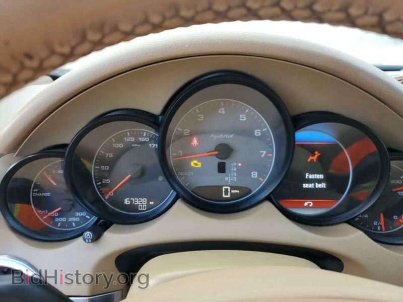2011 Porsche CAYENNE (VIN WP1AE2A23BLA91637) — photo 9 of 13