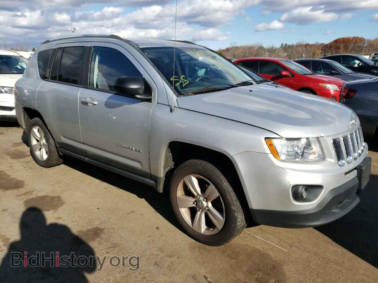 Photo 1J4NF1FB9BD248241 - JEEP COMPASS 2011