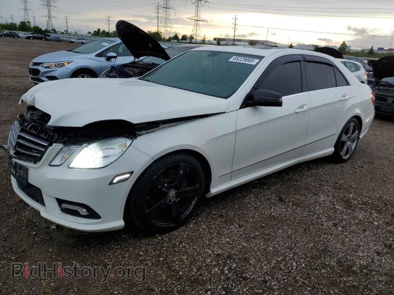 Photo WDDHF8HB3BA431781 - MERCEDES-BENZ E-CLASS 2011