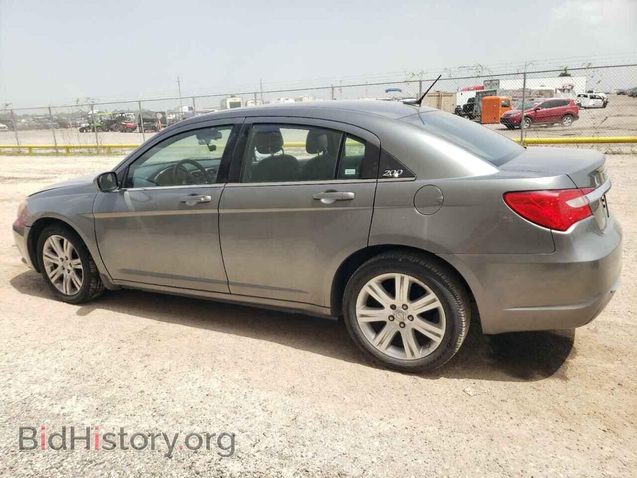 2013 CHRYSLER 200 - VIN: 1C3CCBBB1DN692099 - Фото 2