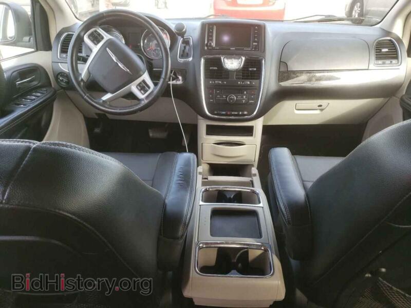 2015 Chrysler MINIVAN (VIN 2C4RC1BGXFR595131) — photo 8 of 12