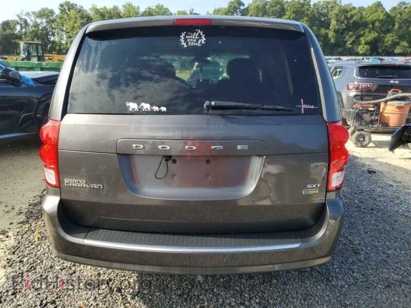 2016 Dodge CARAVAN (VIN 2C4RDGCG8GR395767) — фото 6 из 13