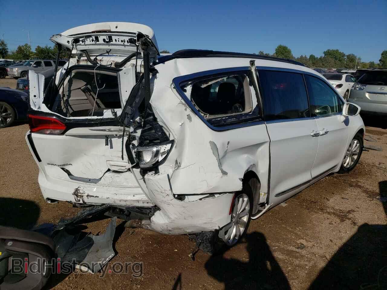 2017 CHRYSLER PACIFICA - VIN: 2C4RC1BG5HR638096 - Фото 3
