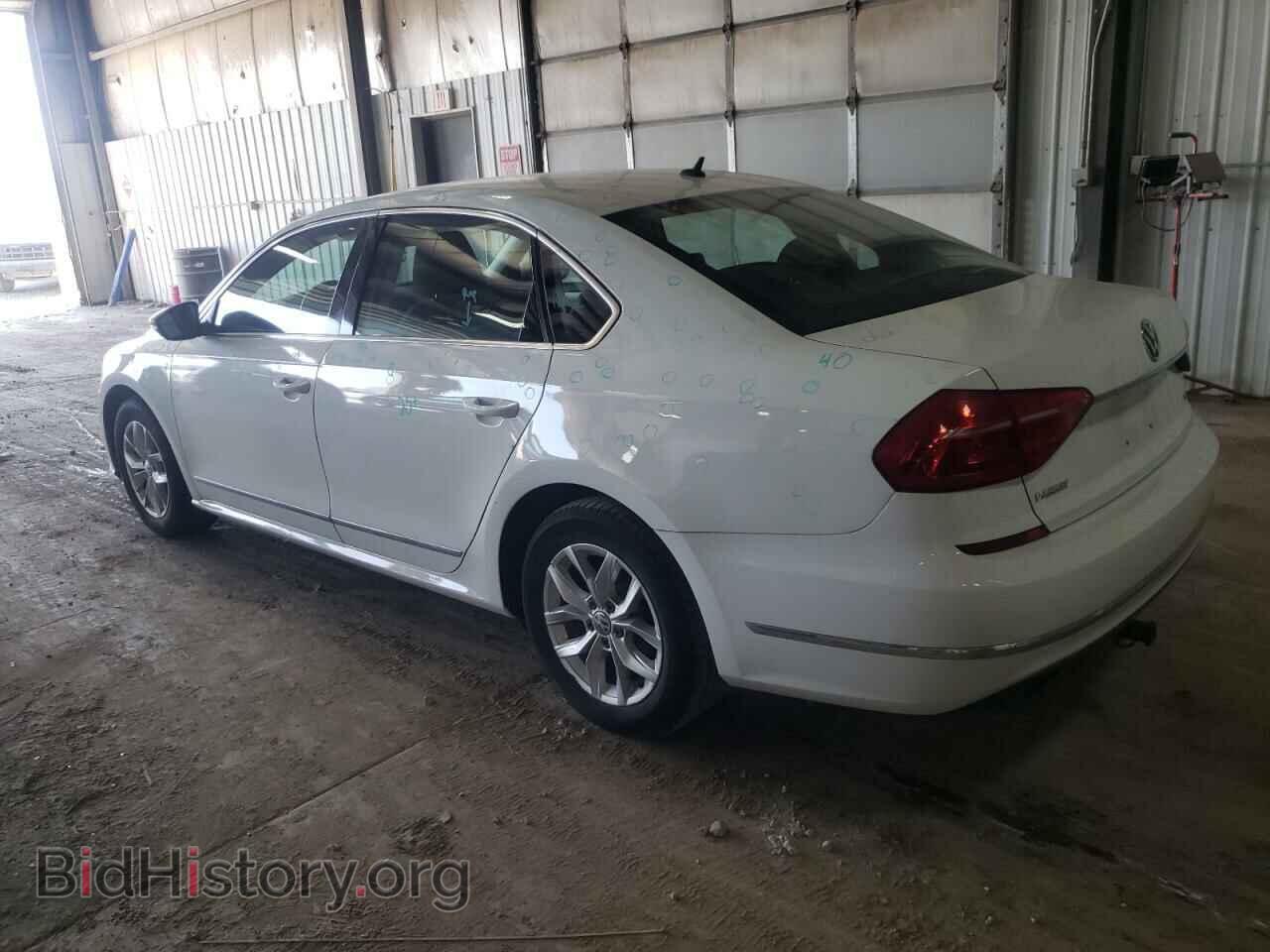 2016 VOLKSWAGEN PASSAT - VIN: 1VWAS7A32GC062909 - Фото 2