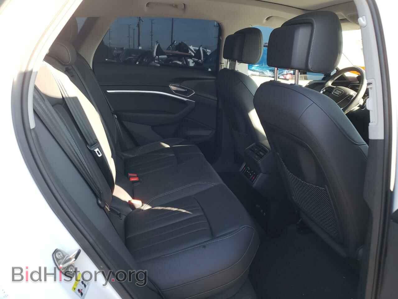 2019 AUDI E-TRON - VIN: WA1LAAGE3KB022951 - Photo 6