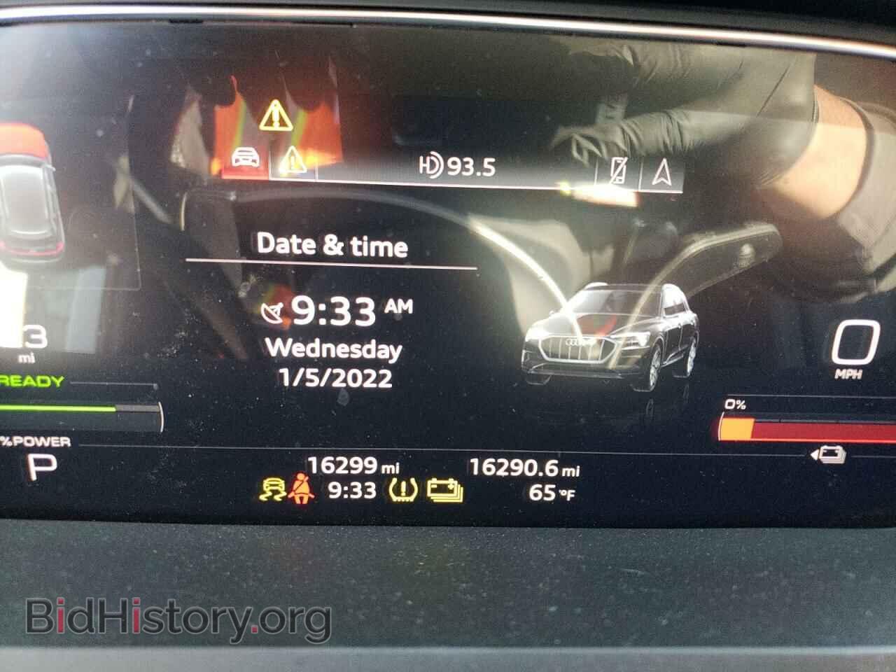 2019 AUDI E-TRON - VIN: WA1LAAGE3KB022951 - Photo 8