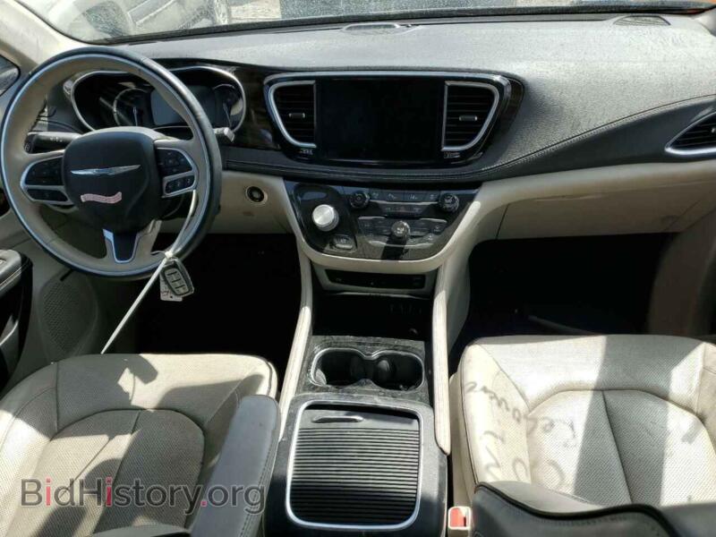 2021 Chrysler PACIFICA (VIN 2C4RC1S71MR550446) — photo 8 of 12