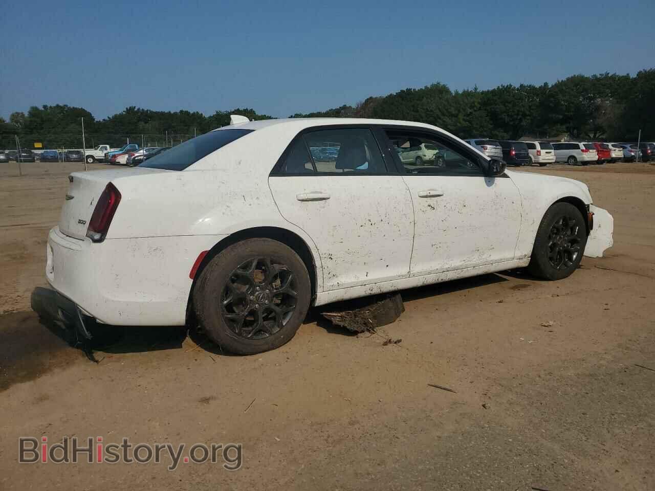2019 CHRYSLER 300 - VIN: 2C3CCARG9KH560466 - Photo 3