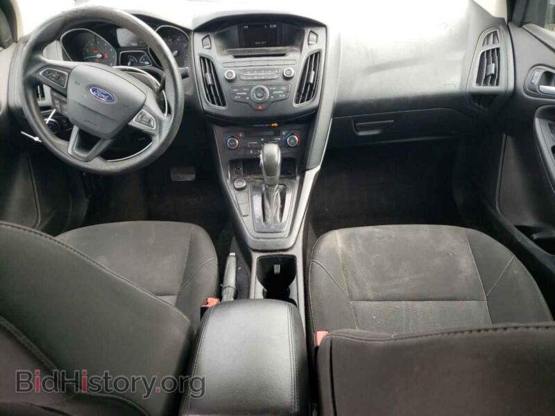 2017 Ford FOCUS (VIN 1FADP3FE2HL263592) — photo 8 of 13