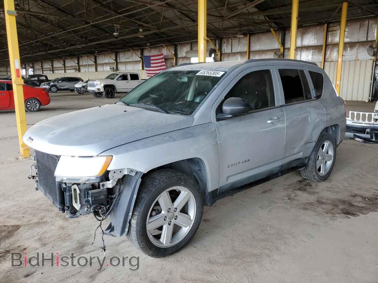 Photo 1J4NF5FB8BD257729 - JEEP COMPASS 2011
